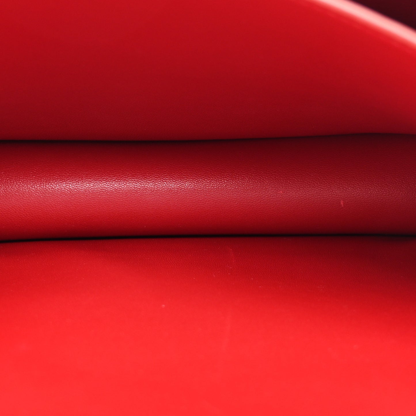 Box Calfskin Medium Classic Box Flap Bag Red