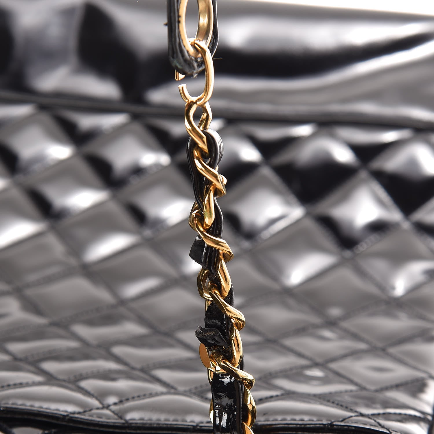Chanel Patent Quilted Shoulder Bag Black 30 of 39