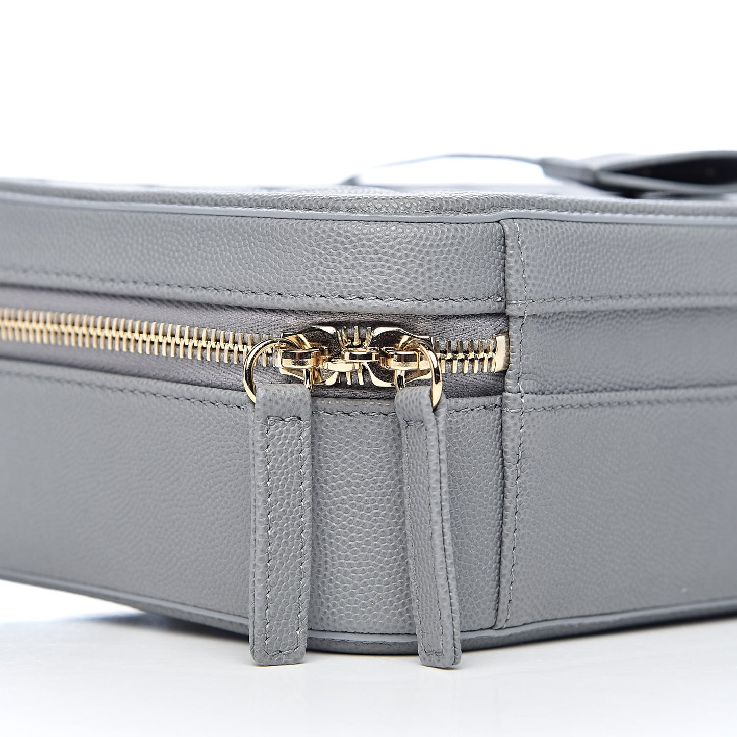Caviar Quilted Medium CC Filigree Vanity Case Grey