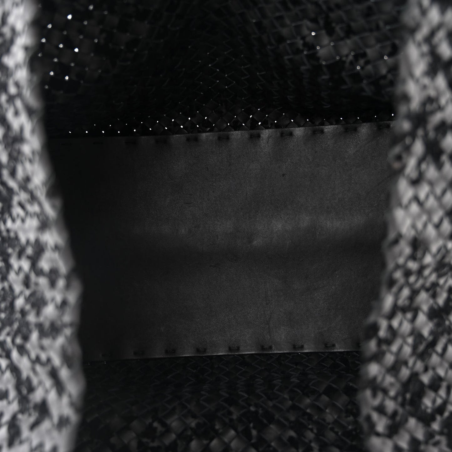 Nappa Velours Intrecciato Large Cabat Black