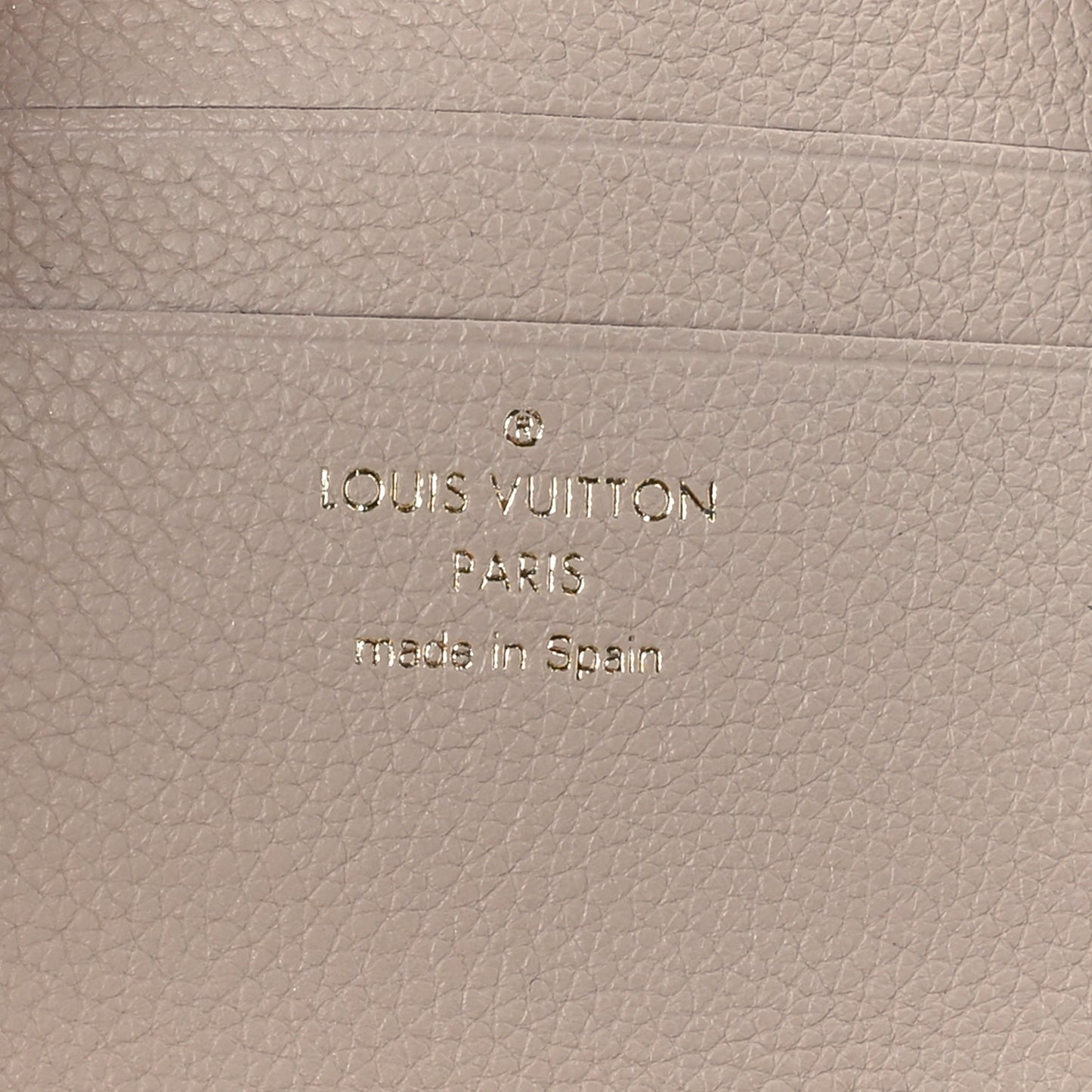 Calfskin Nano Lockme Bucket Greige