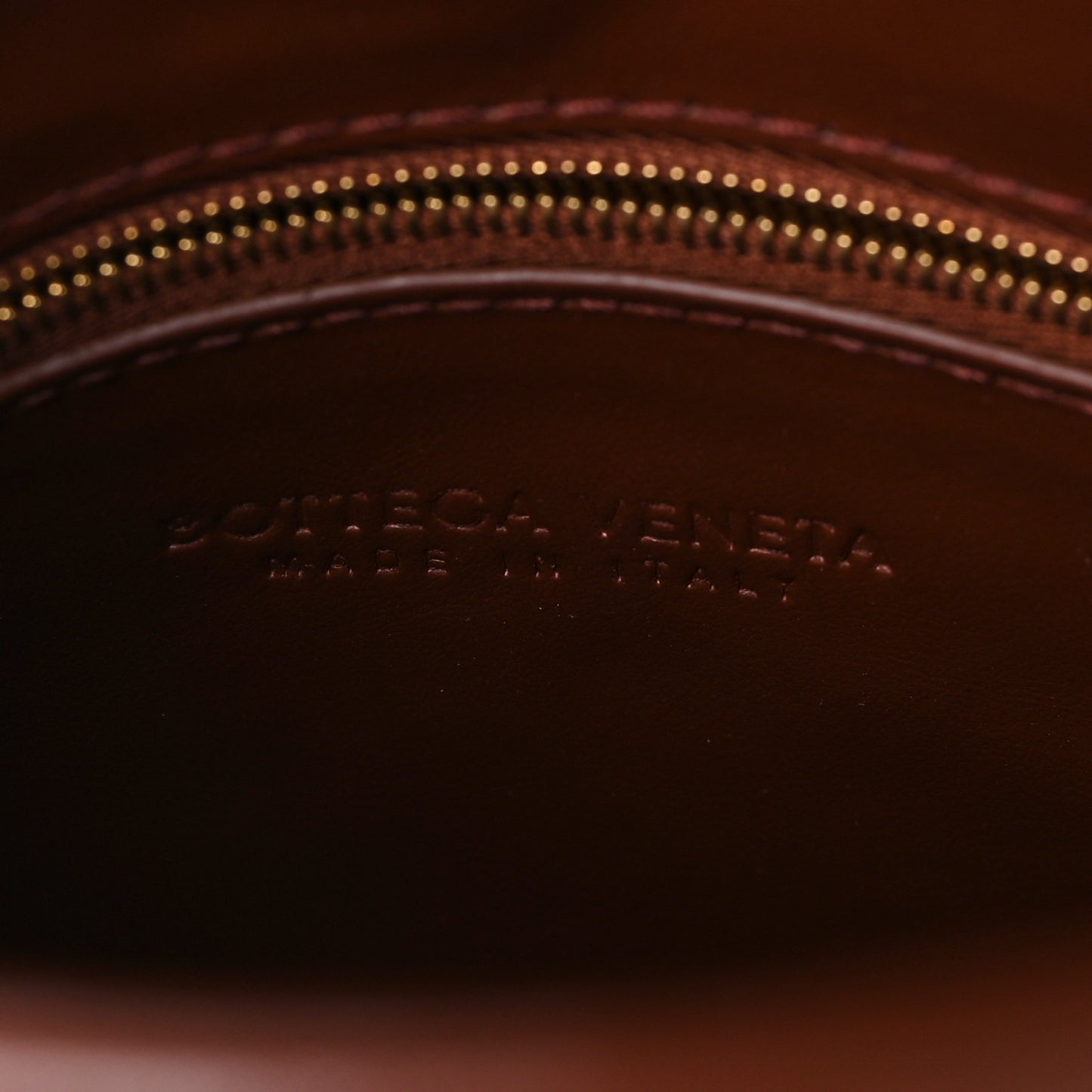 Calfskin Intrecciato Small Hop Sapele