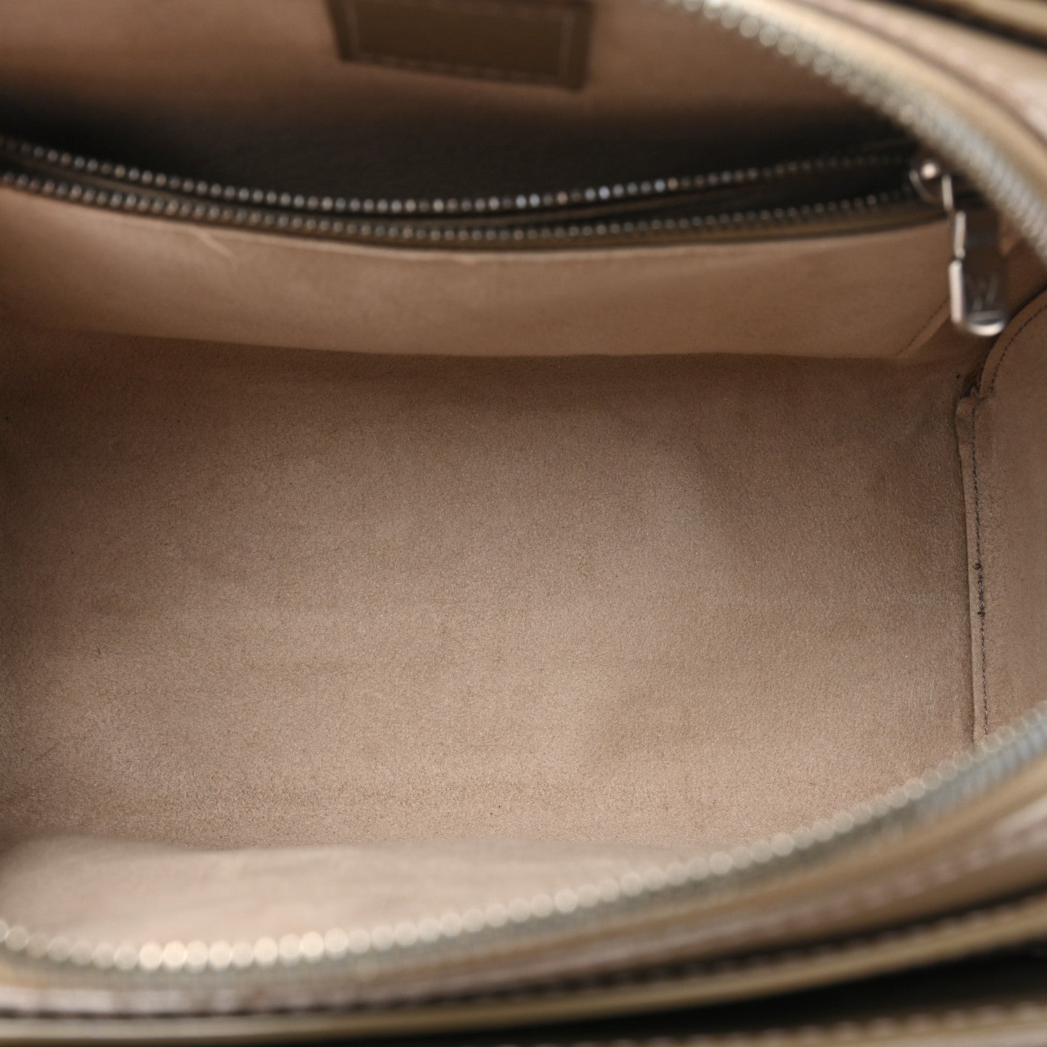 Louis Vuitton Epi Pont-Neuf Pepper 5 of 17