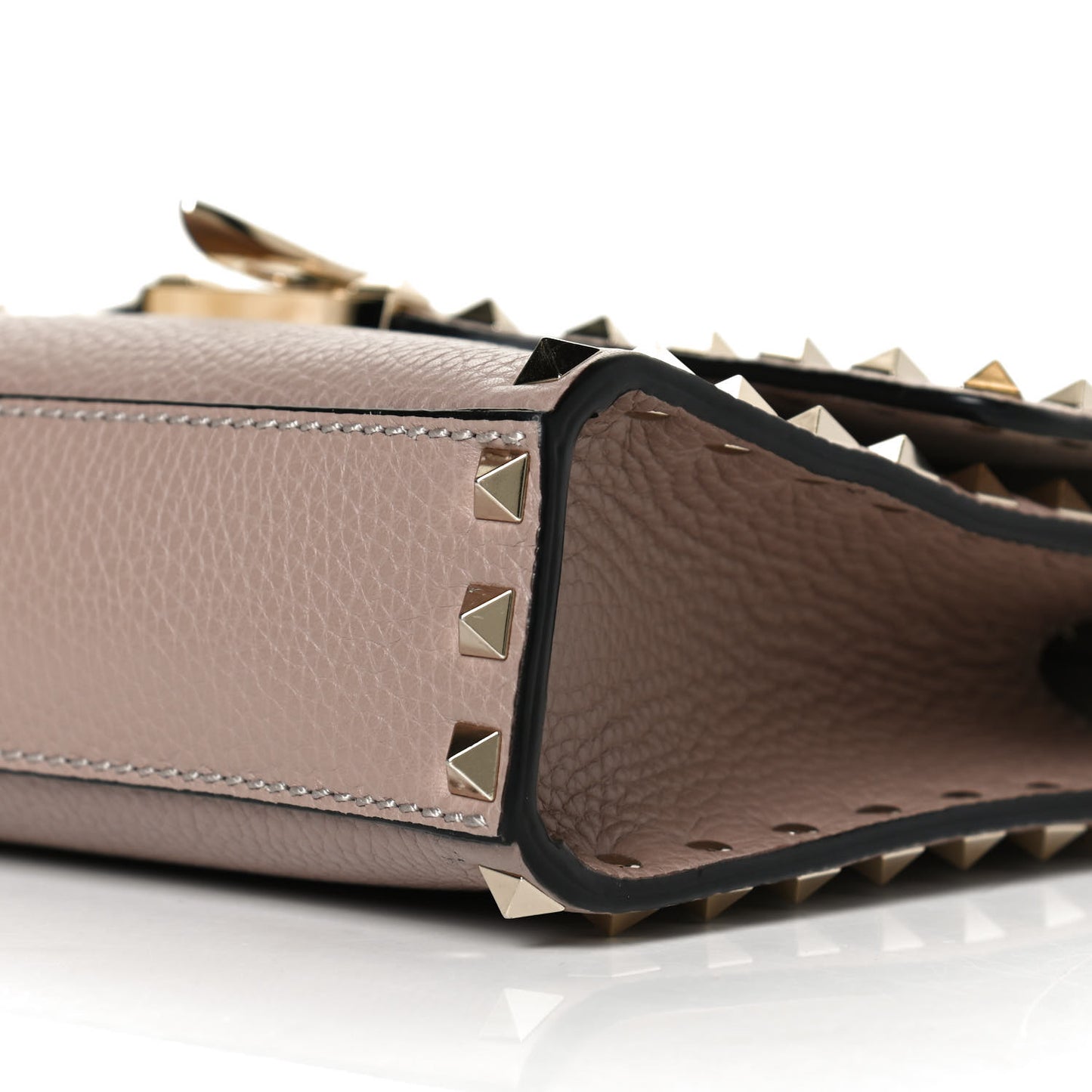 Pebbled Calfskin Medium Rockstud Flip Lock Crossbody Bag Poudre