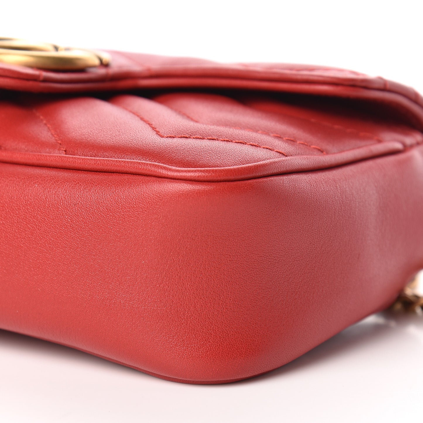 Calfskin Matelasse Super Mini GG Marmont Shoulder Bag Hibiscus Red