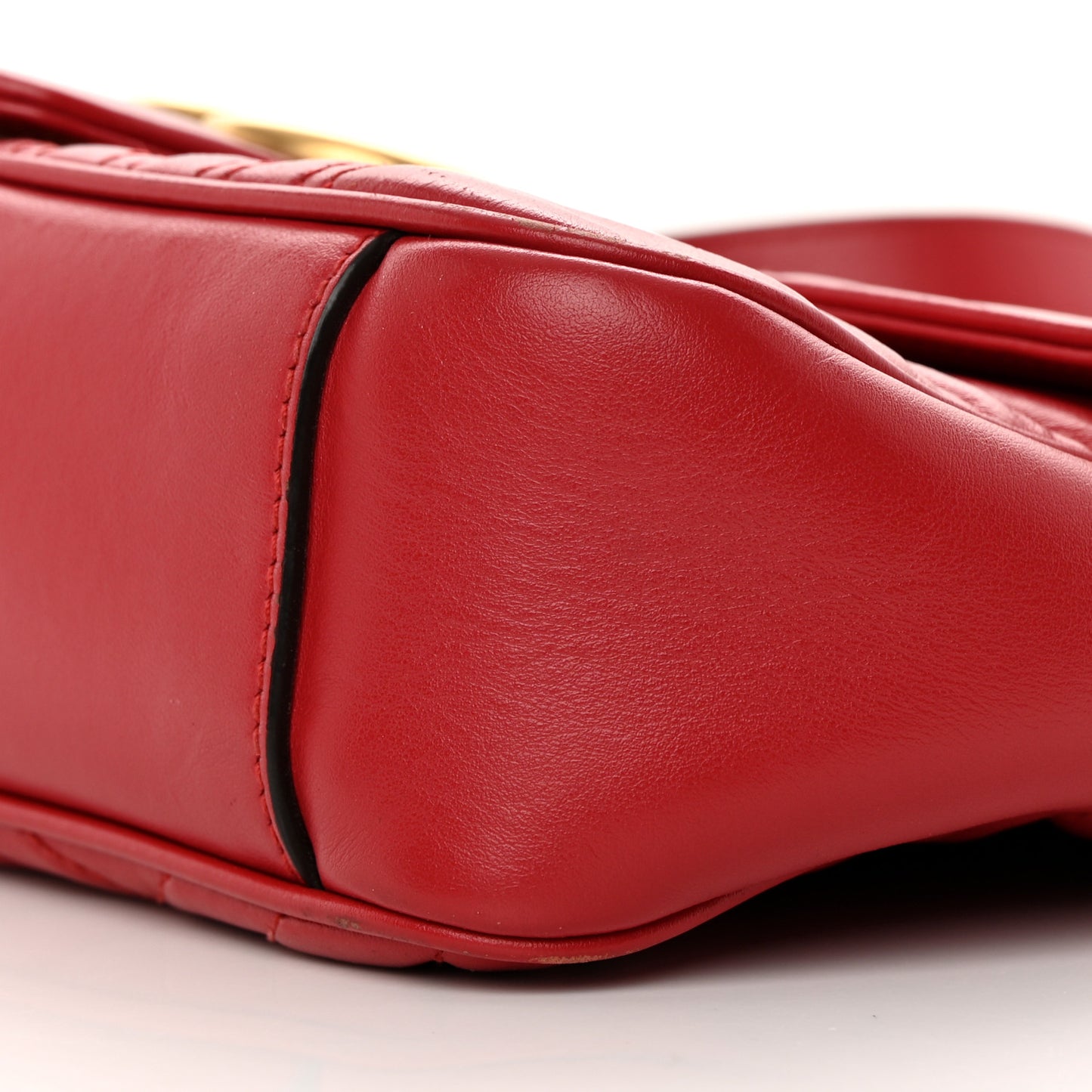 Calfskin Matelasse Small GG Marmont Shoulder Bag Hibiscus Red