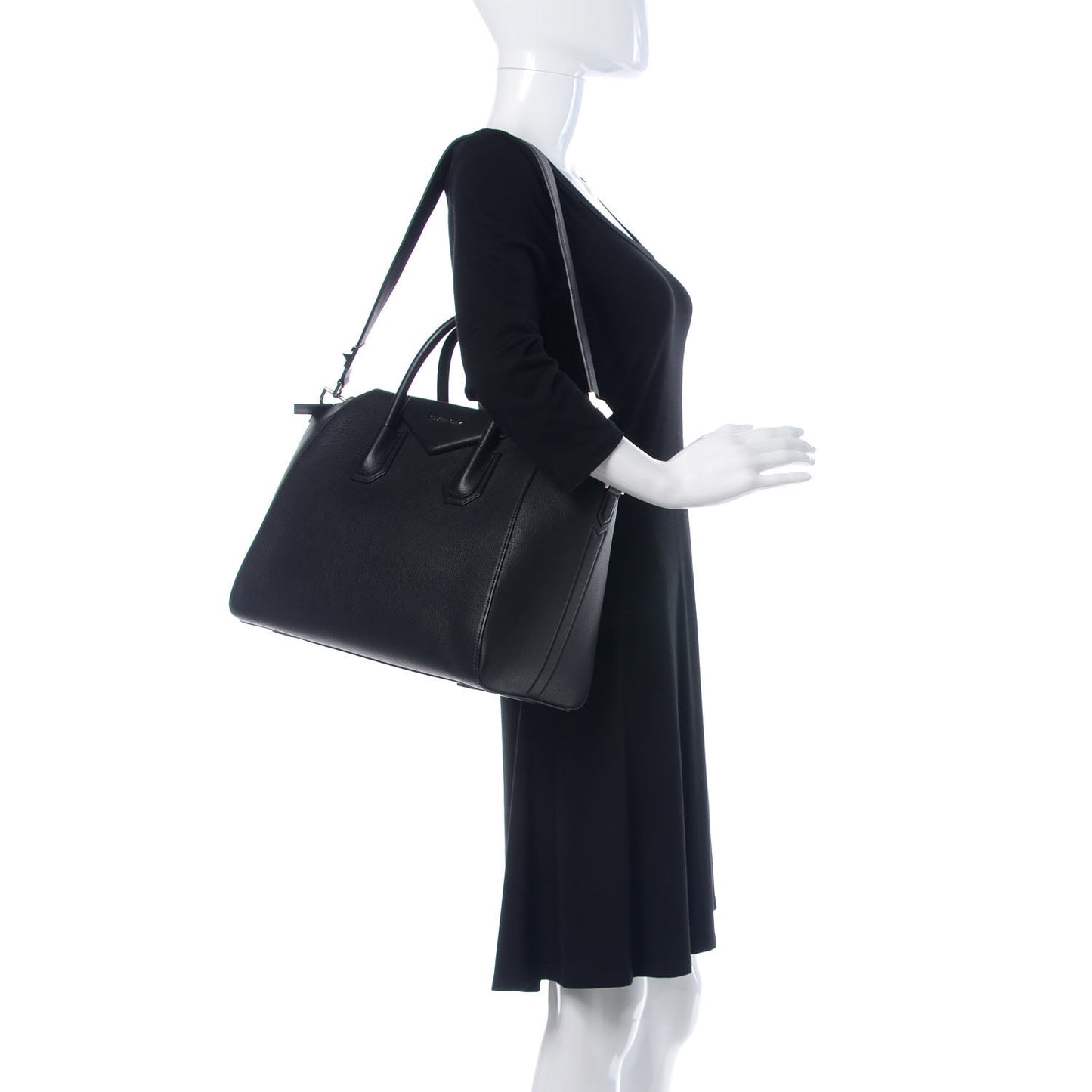 Sugar Goatskin Medium Antigona Black