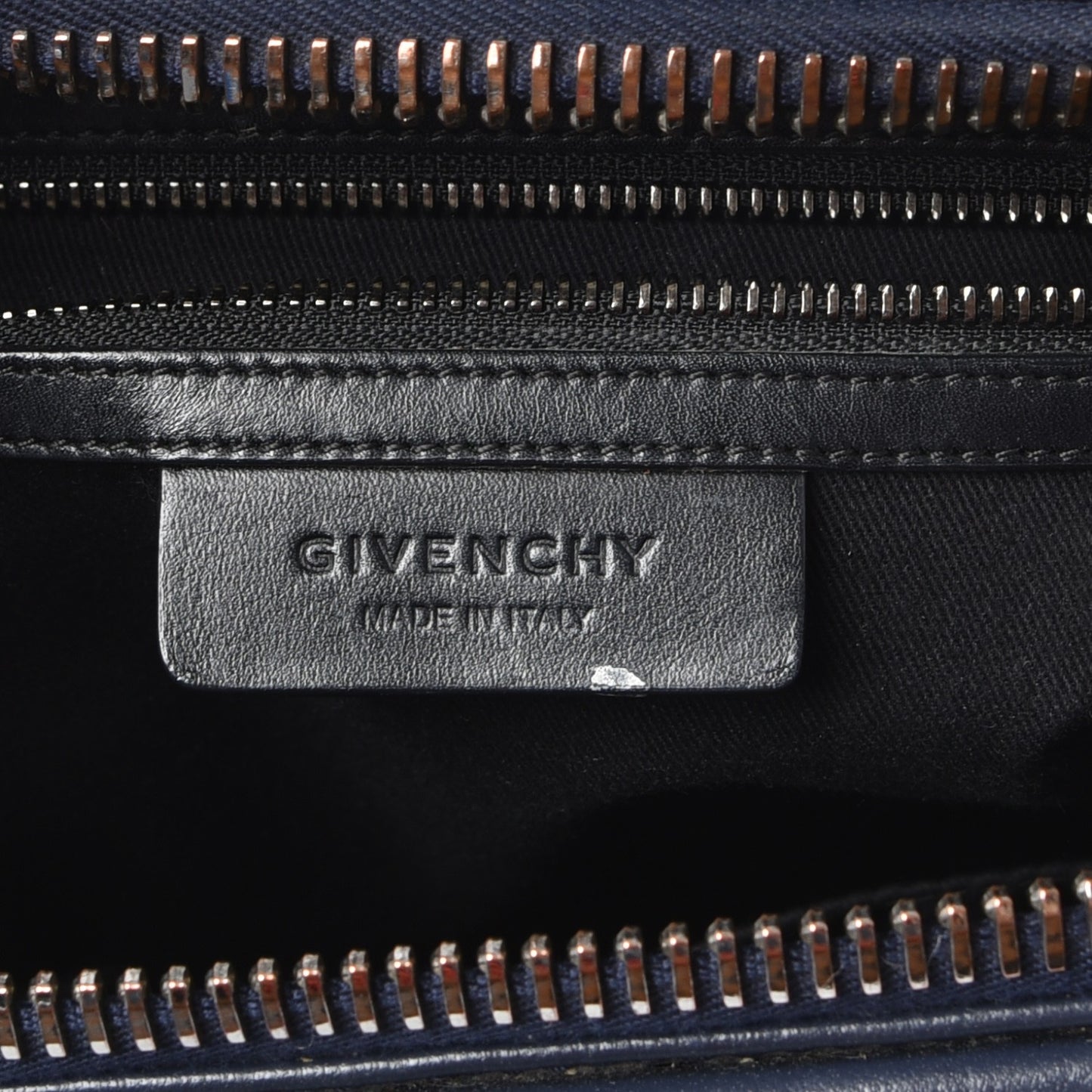 Smooth Calfskin Medium Antigona Navy