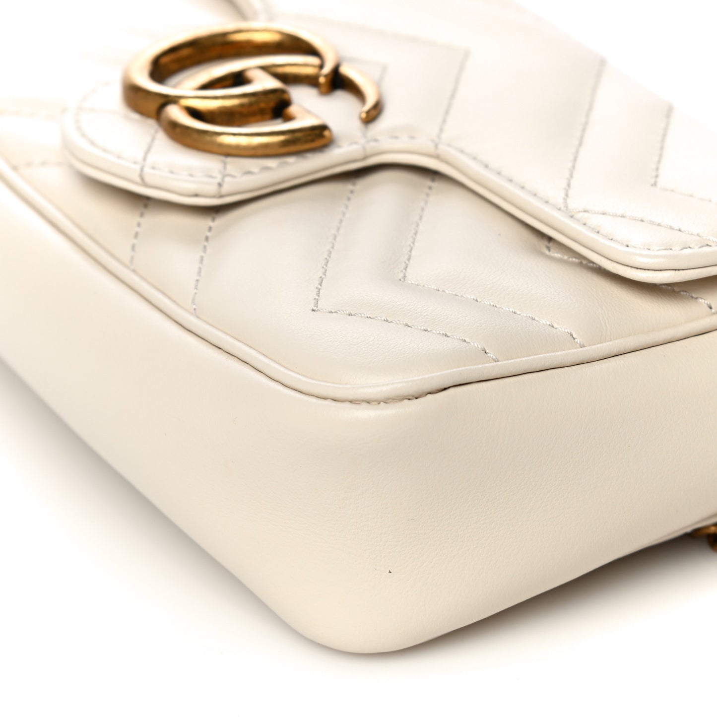 Calfskin Matelasse Super Mini GG Marmont Shoulder Bag White