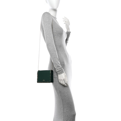 Valentino Garavani Calfskin Rockstud Wallet On Chain Green 2 of 12