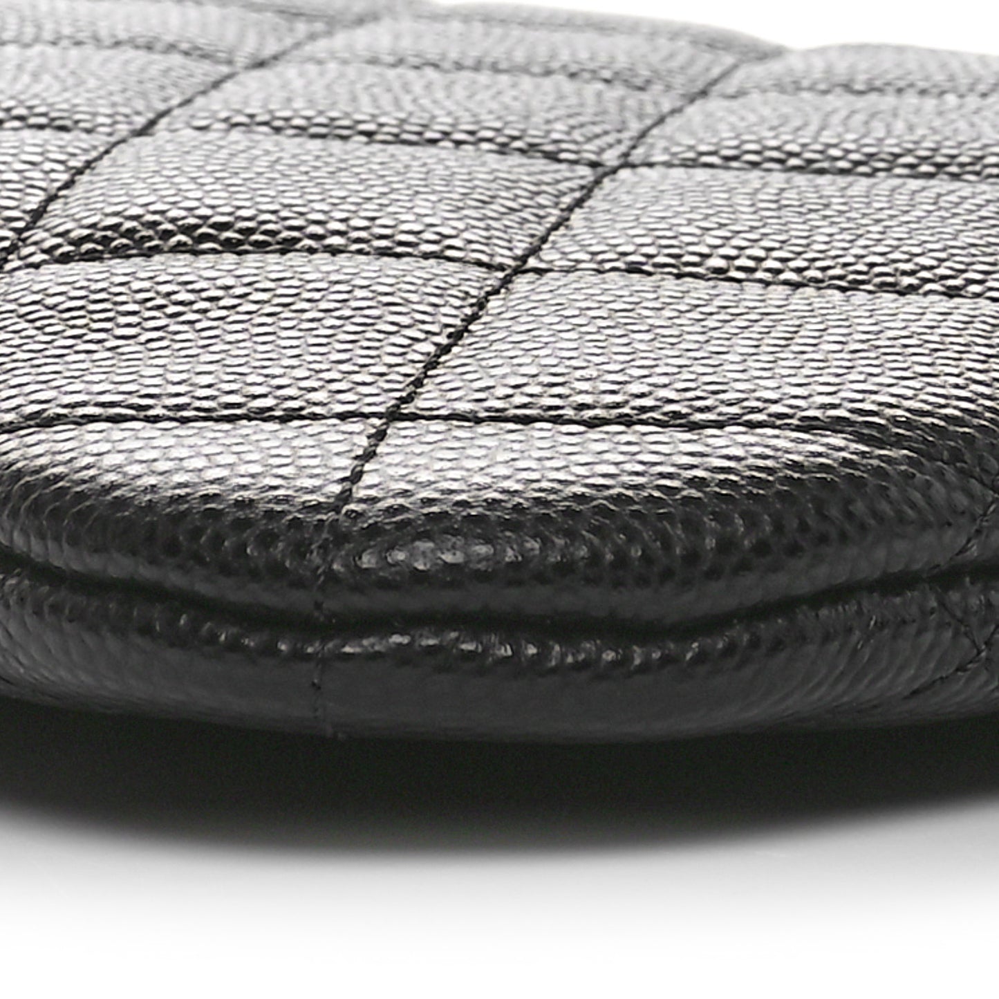 Caviar Quilted Medium Cosmetic Case Black
