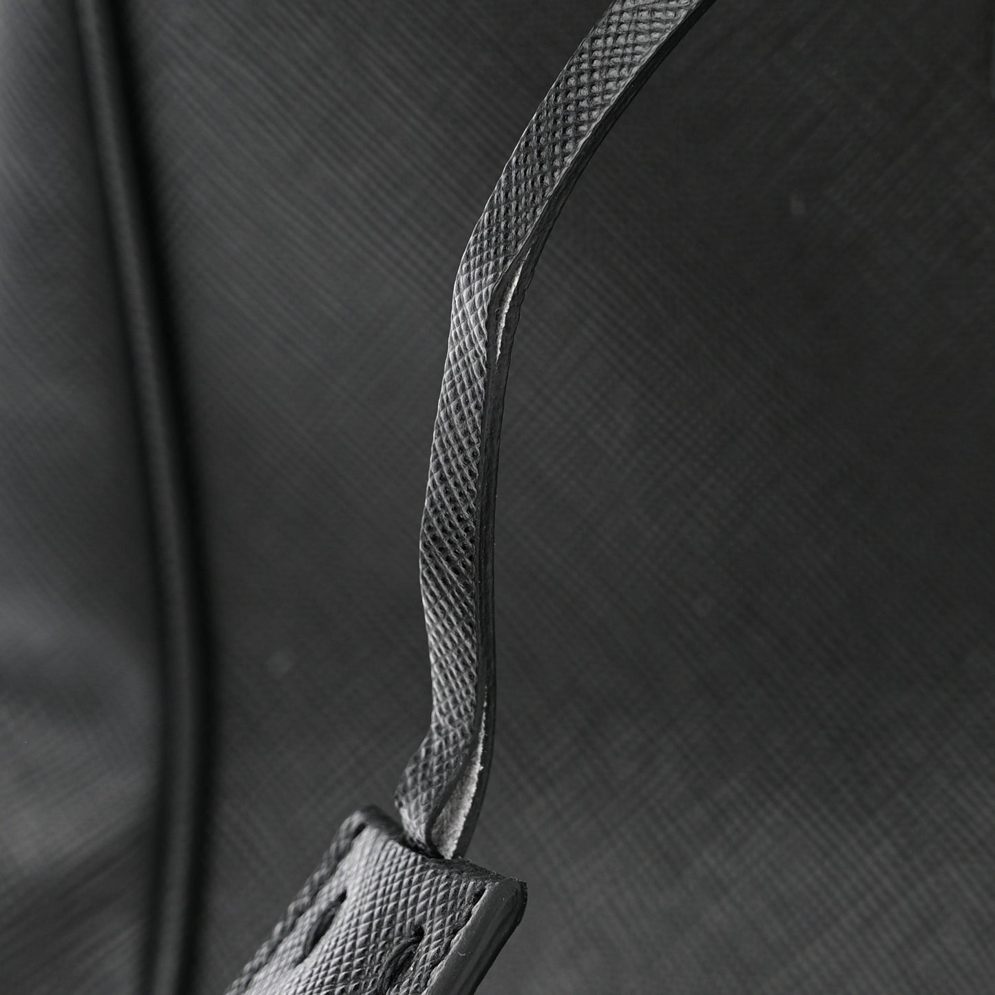 Saffiano Medium Galleria Double Zip Tote Black