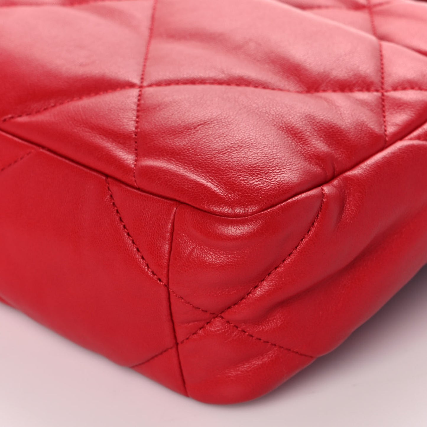 Lambskin Quilted Medium Chanel 19 Flap Red
