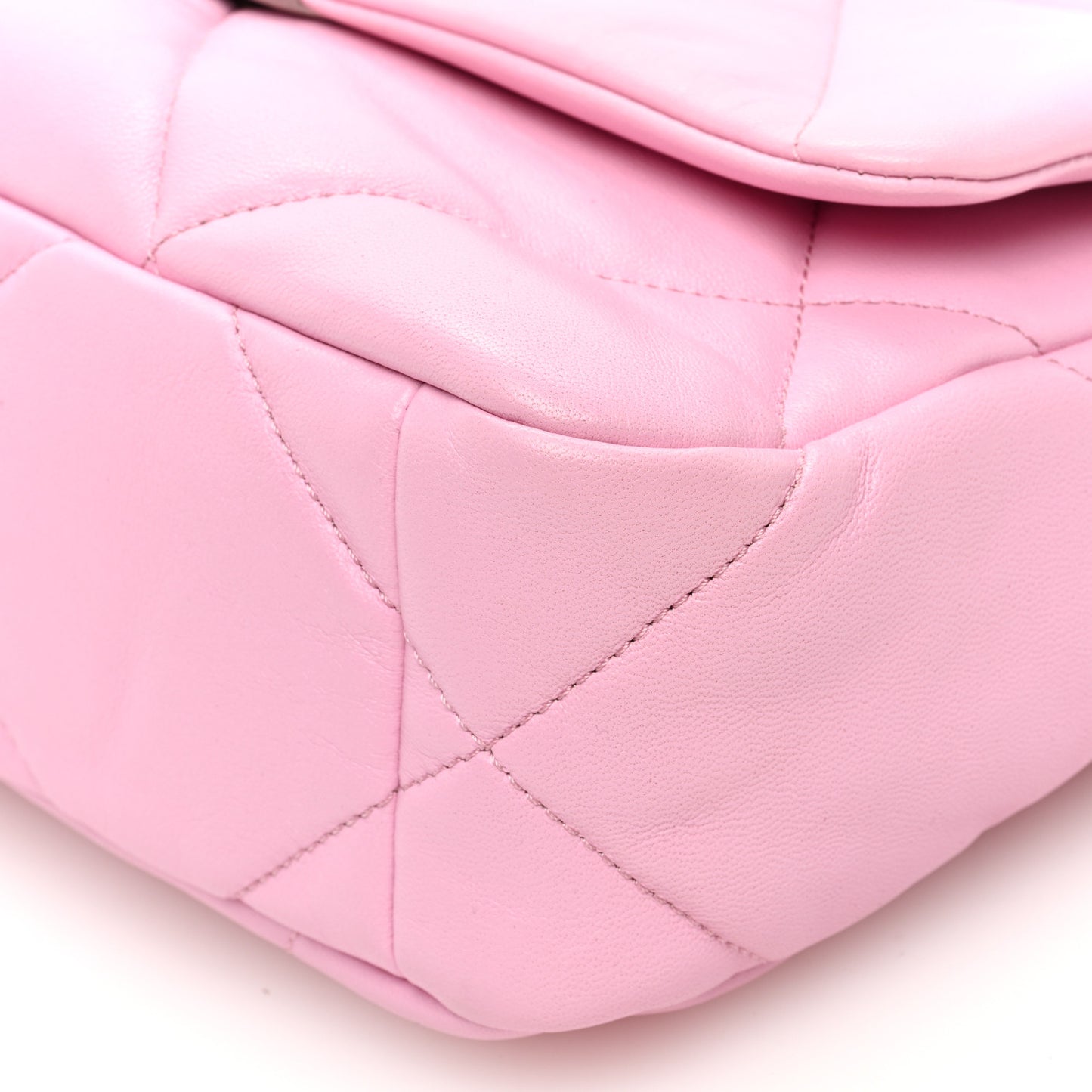 Lambskin Quilted Medium Chanel 19 Flap Pink