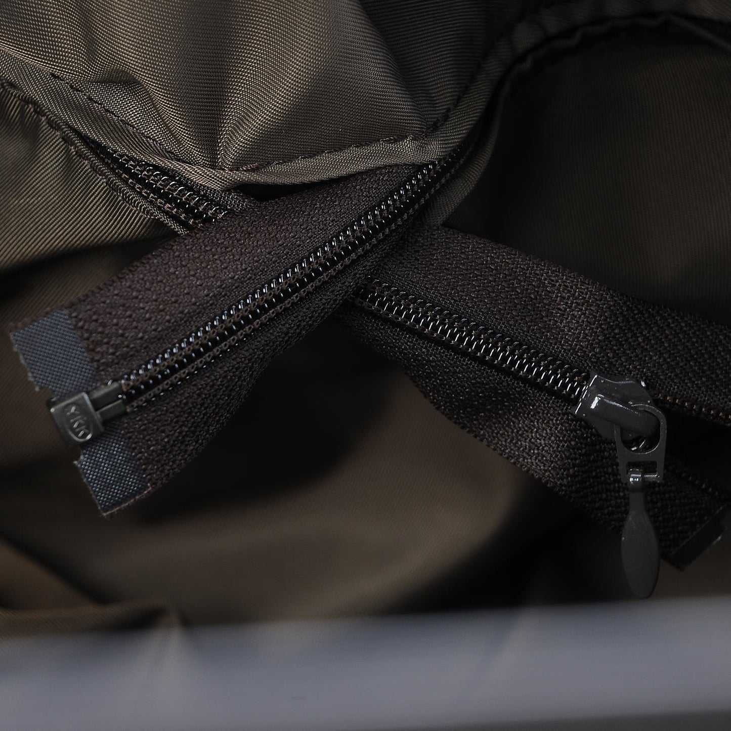 Damier Geant Eole 60 Rolling Luggage Black