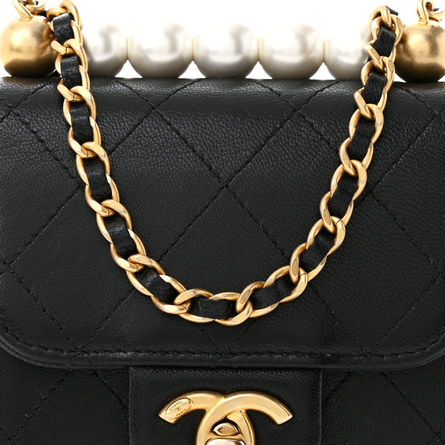 Goatskin Chic Pearls Clutch On Chain Black