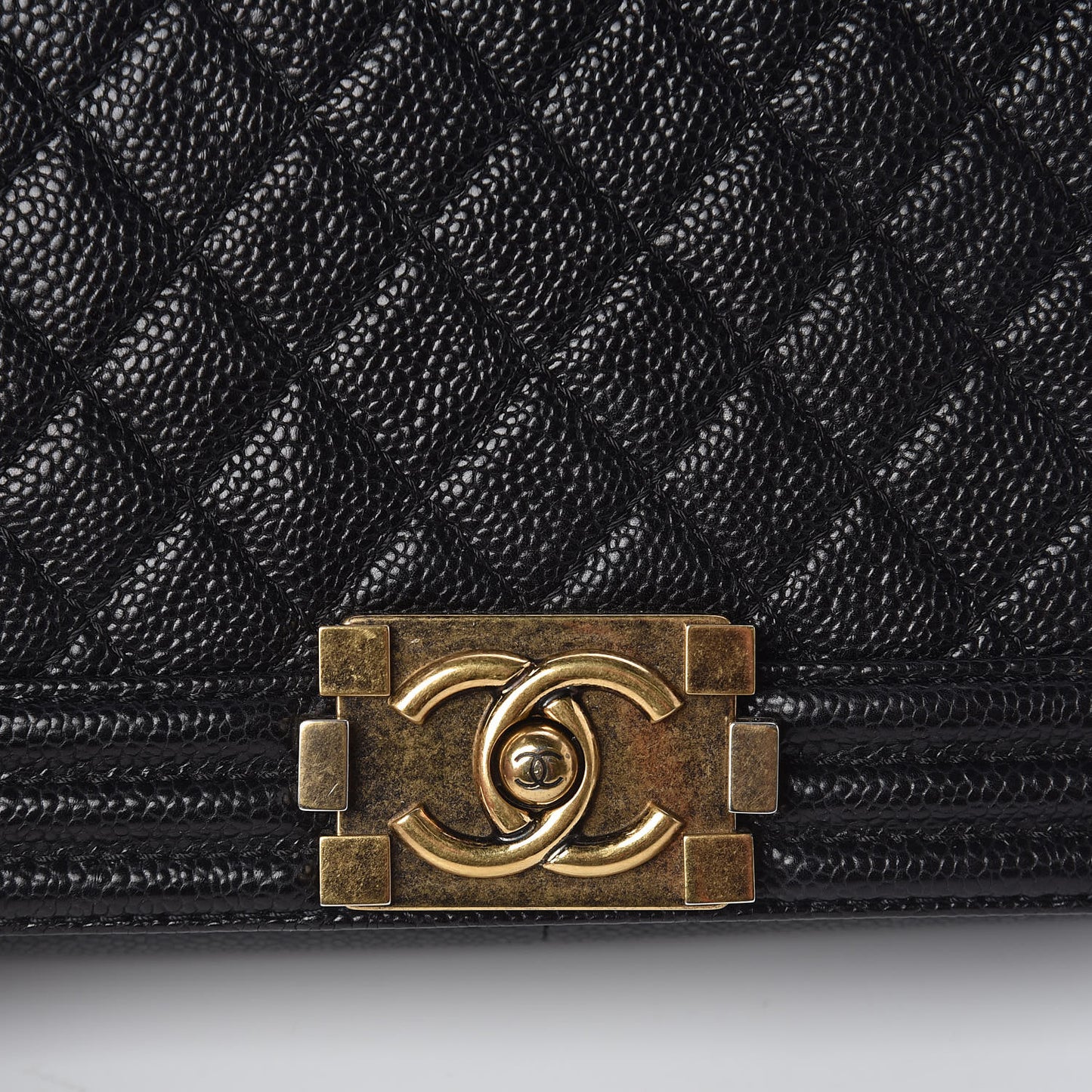 Caviar Quilted New Medium Boy Flap Black