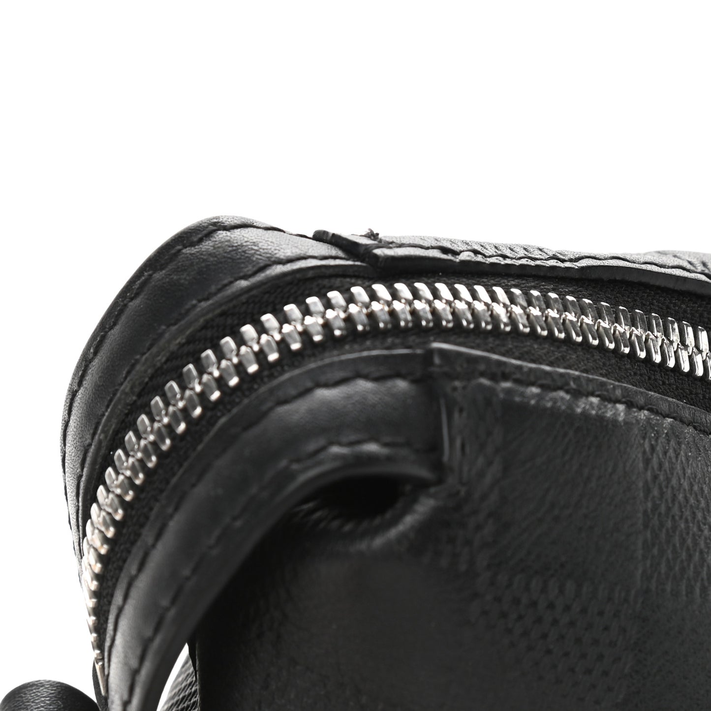 Damier Infini Discovery Messenger BB Onyx