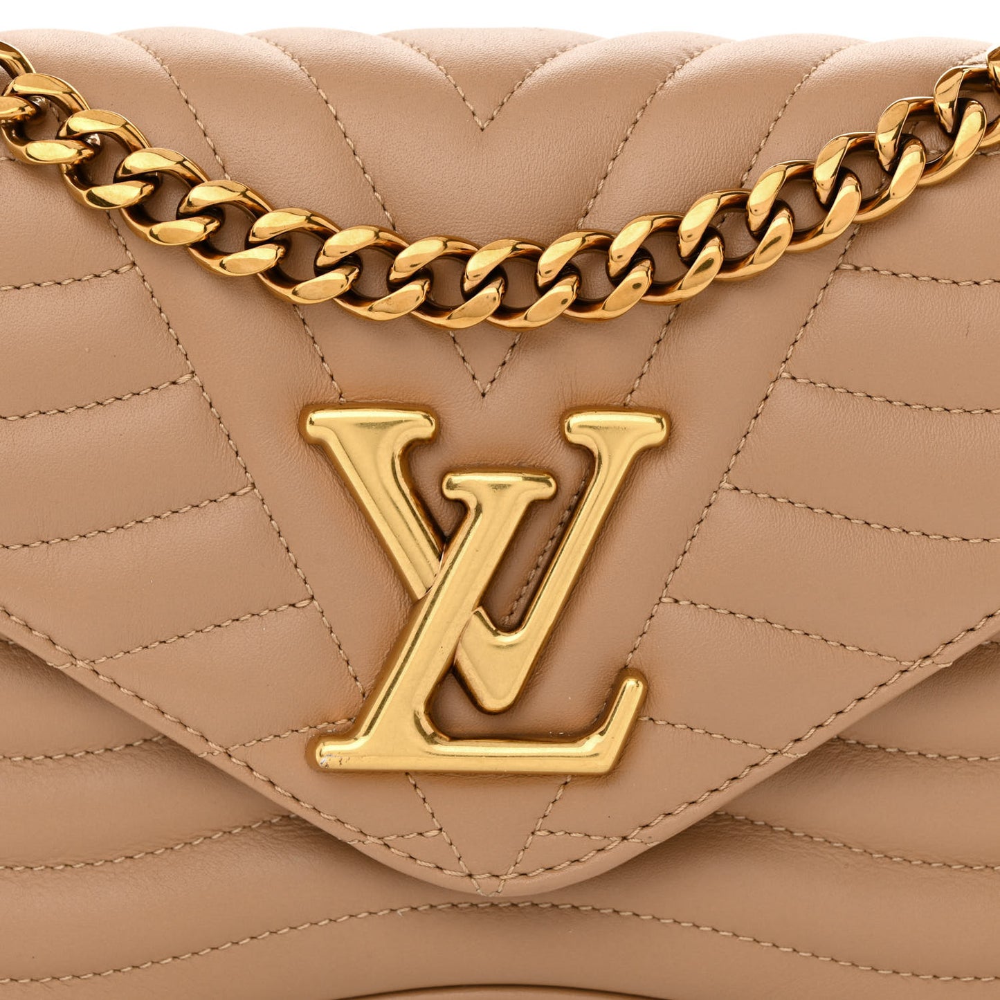 Calfskin New Wave Chain MM Noisette