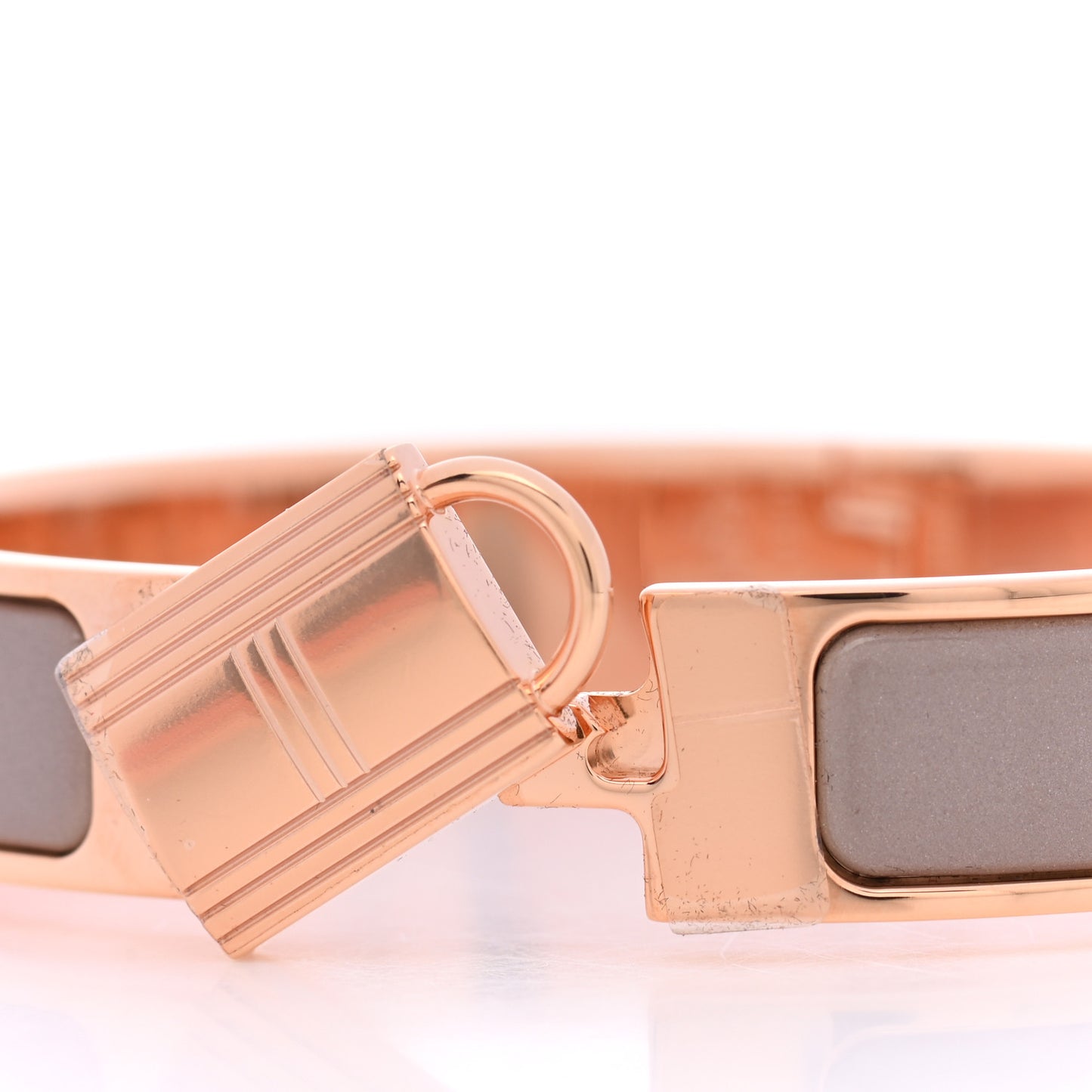 Enamel Narrow Clic Cadenas Bracelet PM Marron Glace