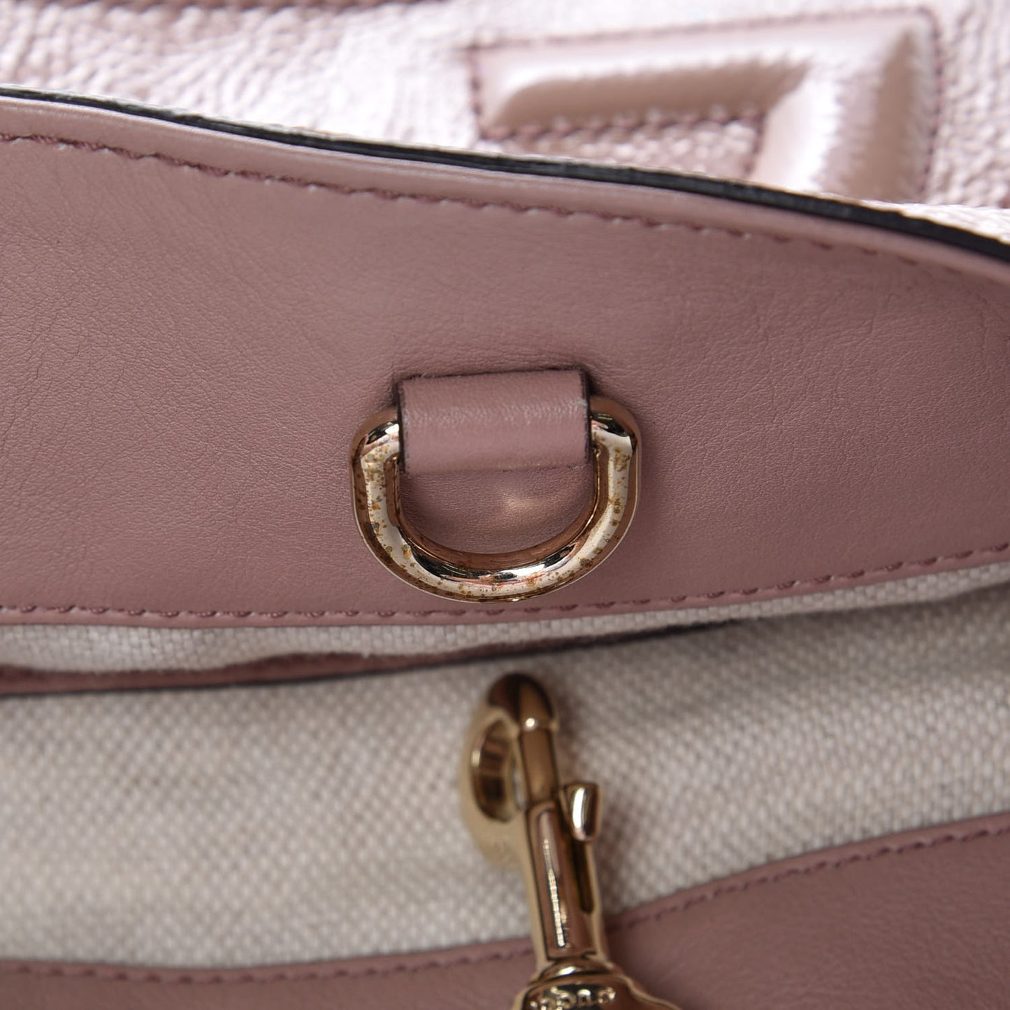Patent Medium Soho Chain Shoulder Bag Dark Cipria
