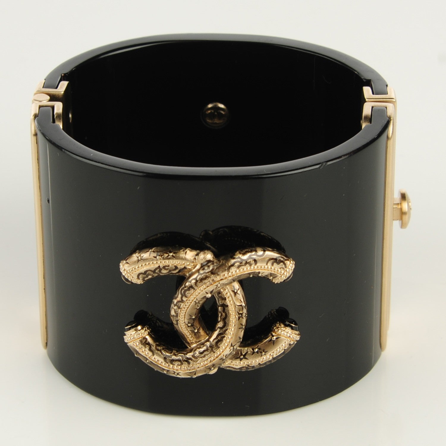 Chanel Resin CC Cuff Black Gold 2 of 5