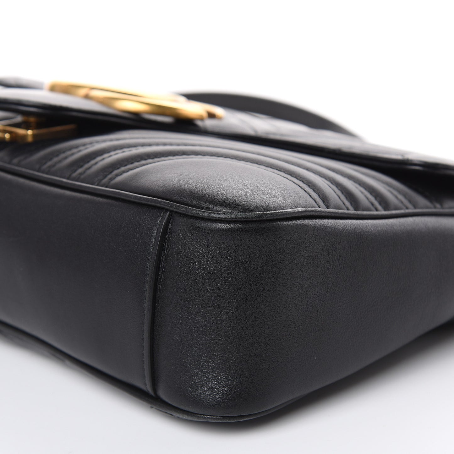 Calfskin Matelasse Medium GG Marmont Shoulder Bag Black