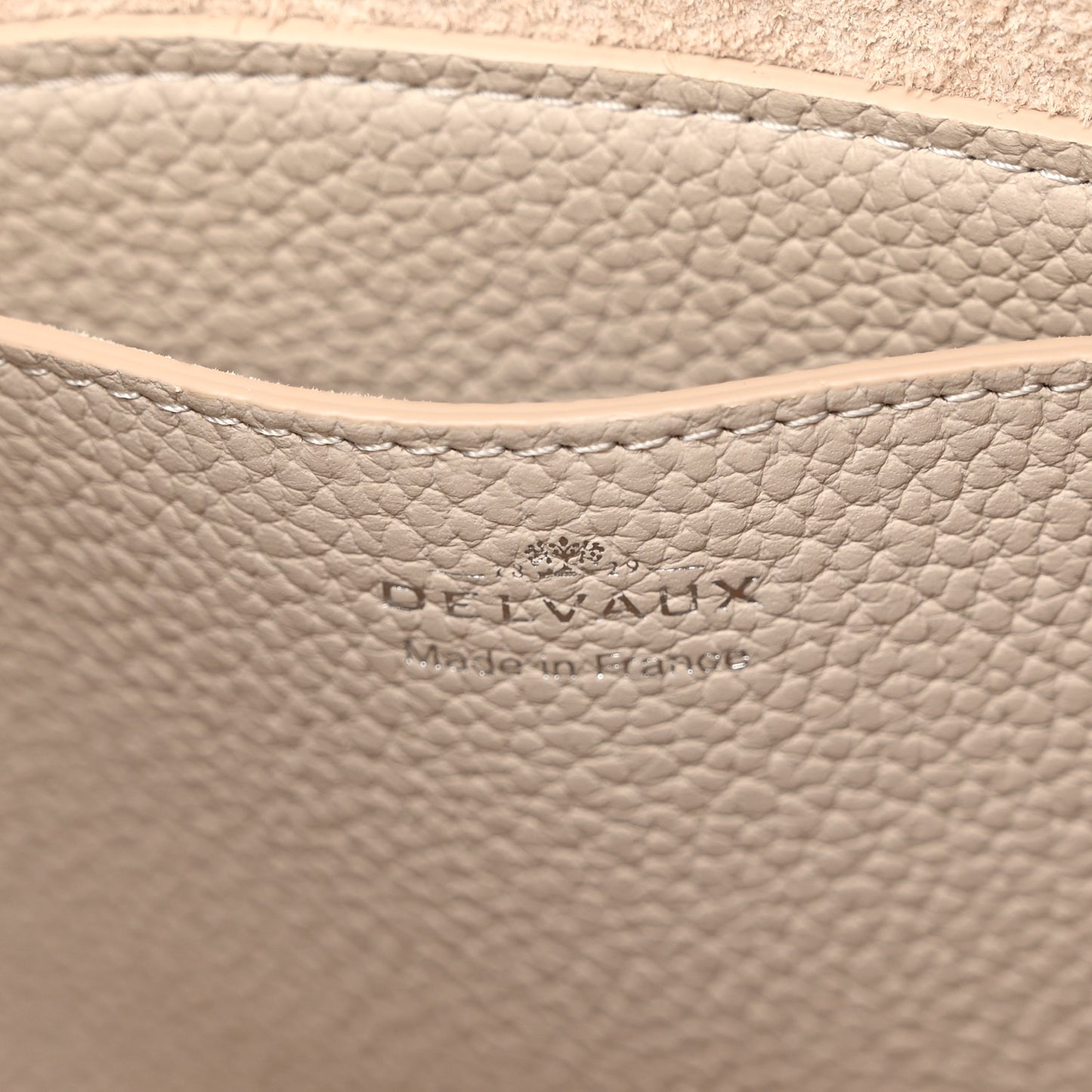 Taurillon Soft Pin Hobo GM Sesame