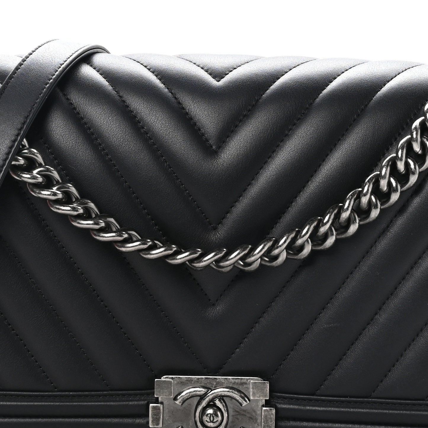 Calfskin Chevron Quilted New Medium Boy Flap Black
