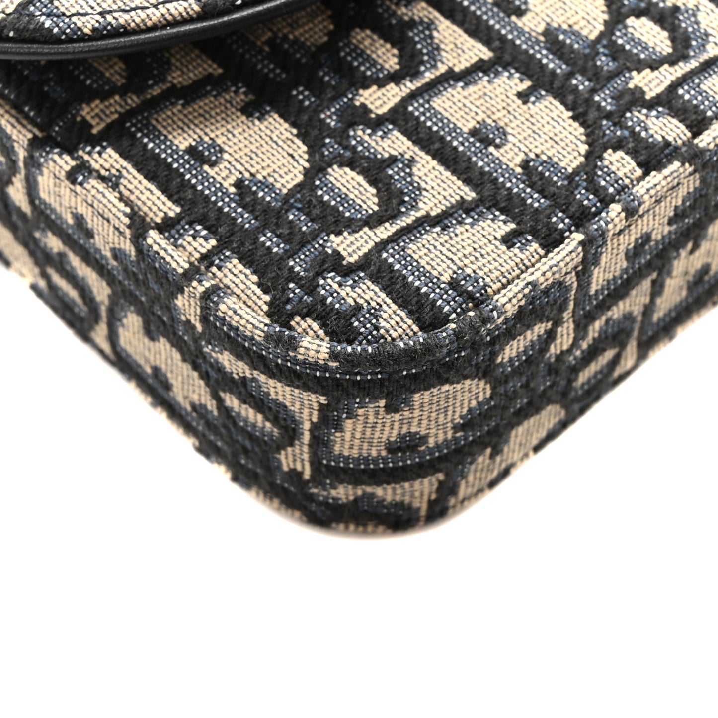 Oblique Saddle Chain Pouch Blue