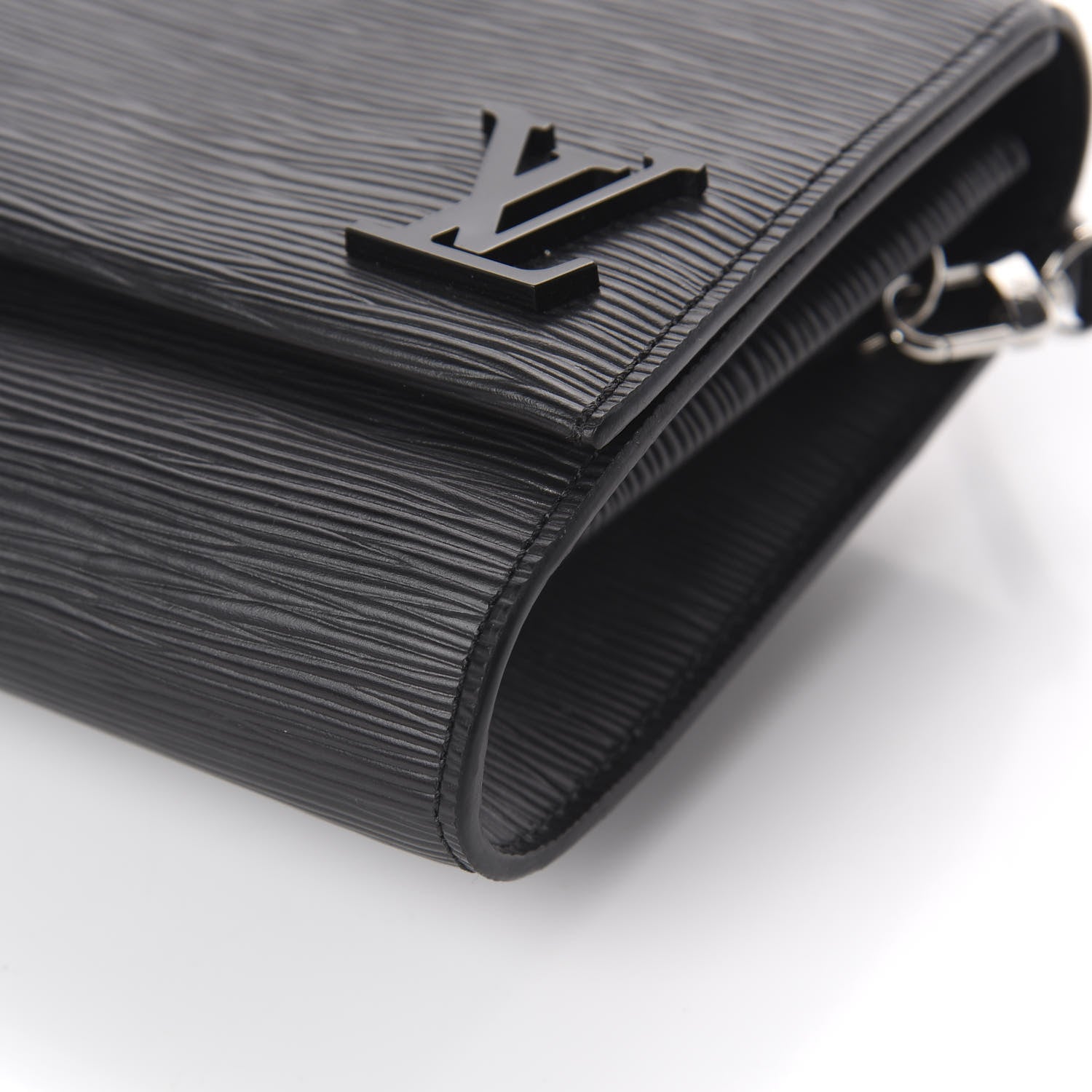 Louis Vuitton Epi Clery Black 8 of 8