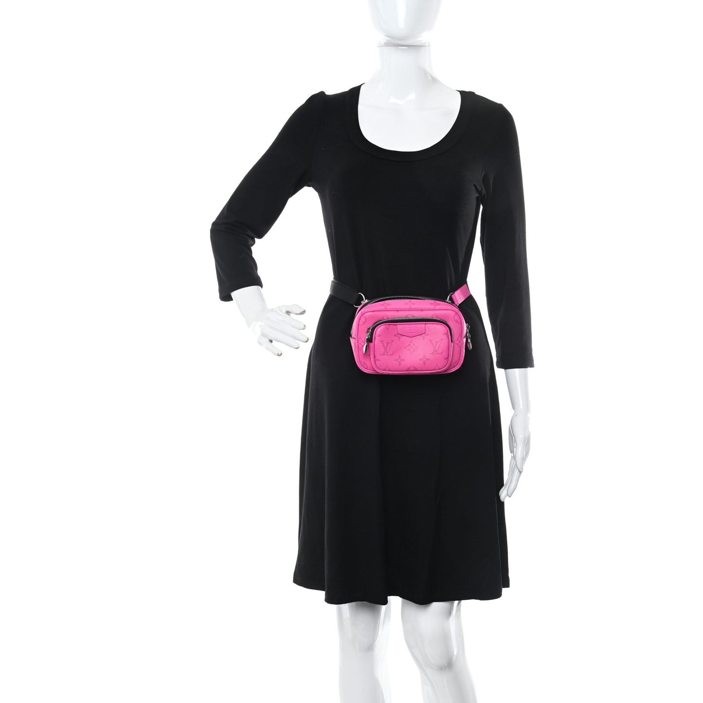 Taigarama Outdoor Pouch Fuchsia