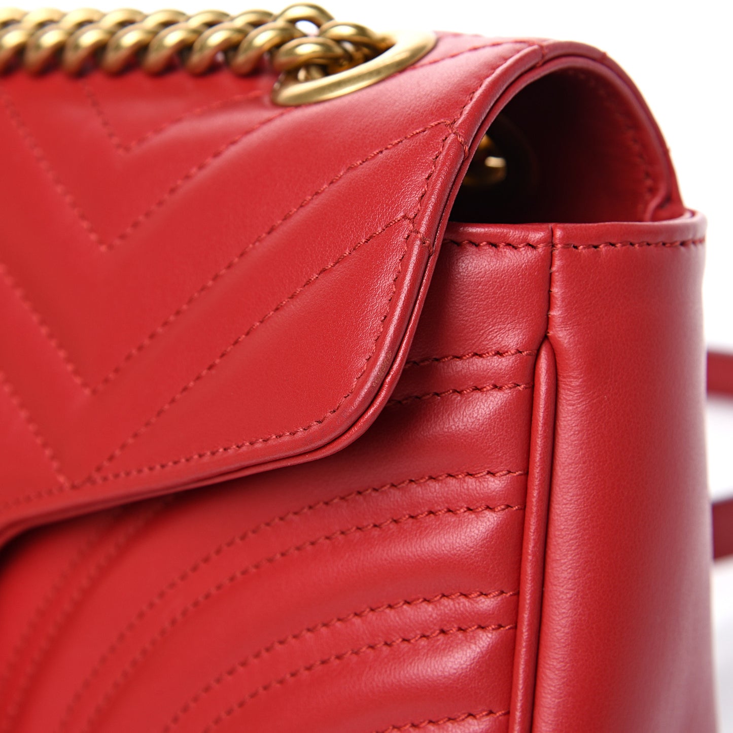 Calfskin Matelasse Small GG Marmont Shoulder Bag Hibiscus Red