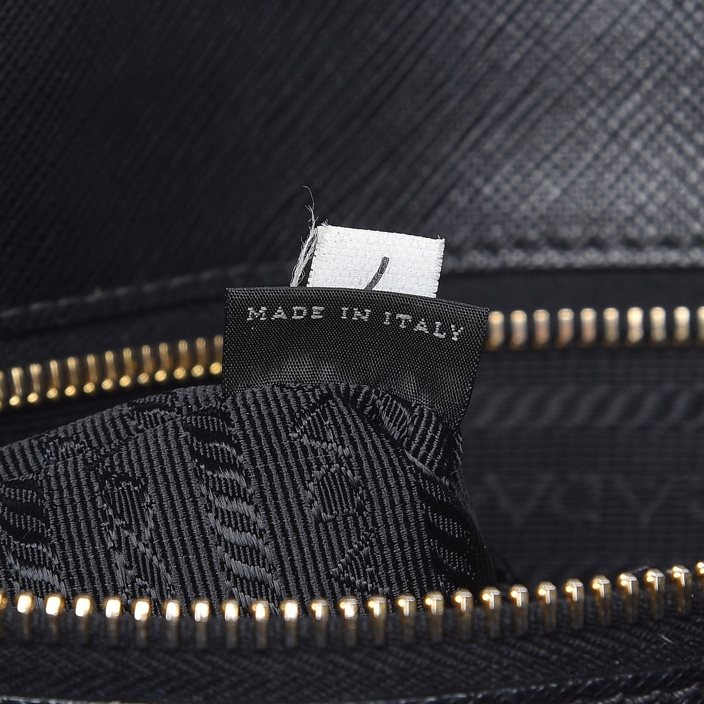 Saffiano Lux Extra Large Galleria Double Zip Tote Black