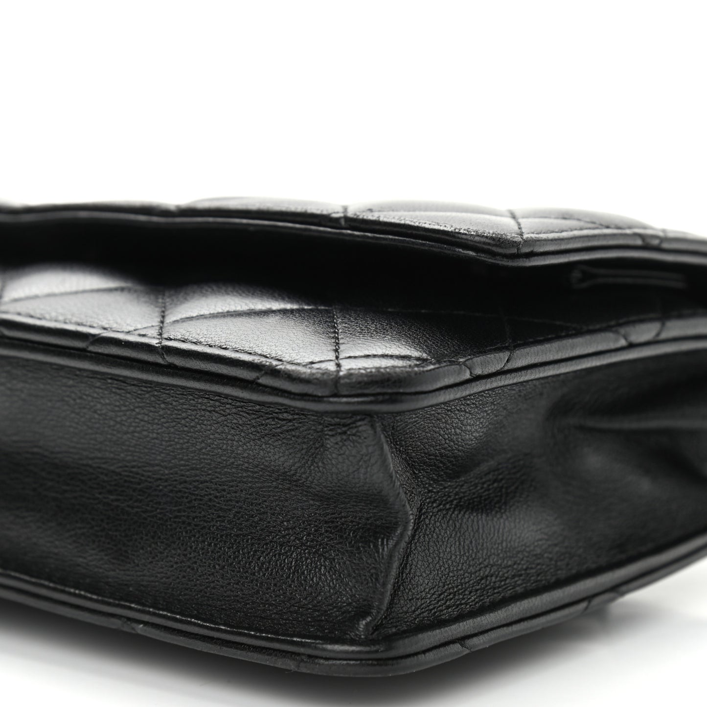 Lambskin Quilted Wallet On Chain WOC Black