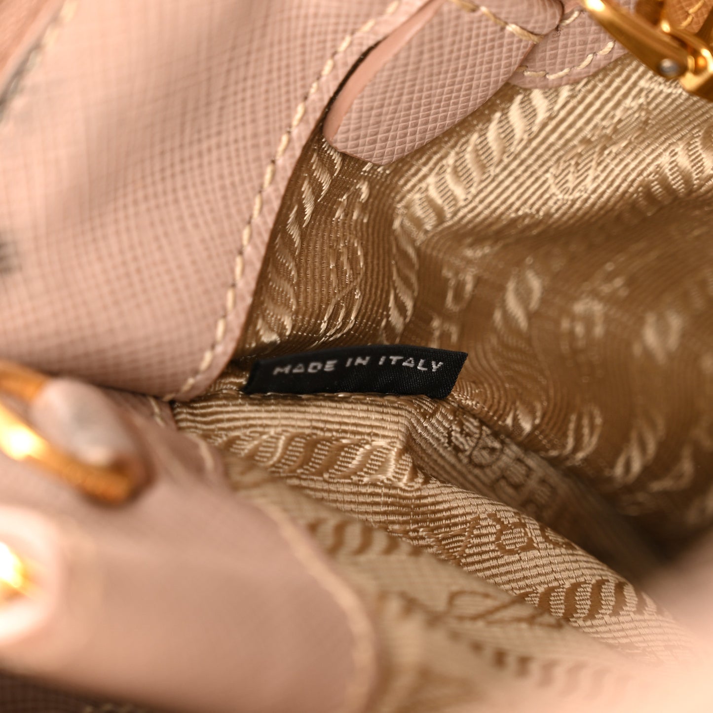 Saffiano Lux Large Galleria Double Zip Tote Cammeo