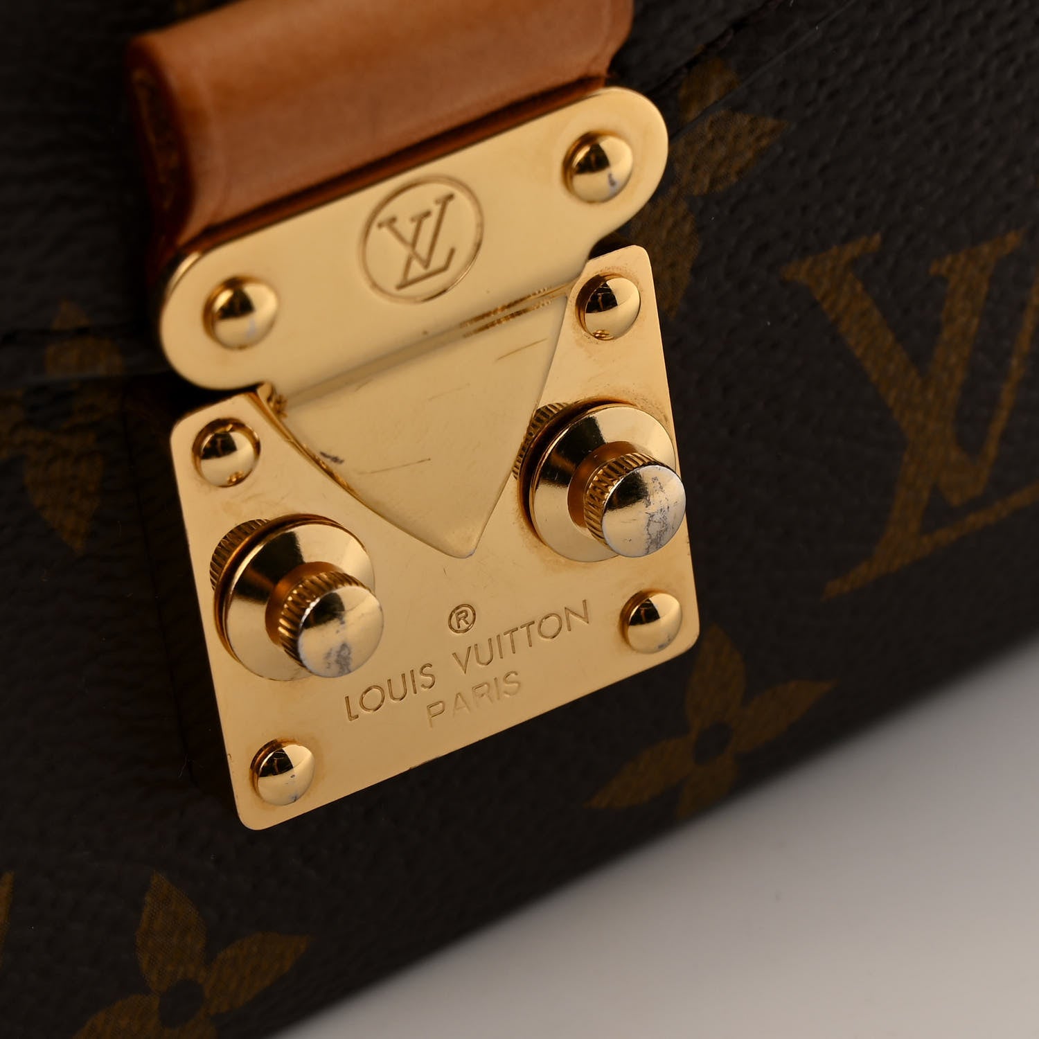 Louis Vuitton Monogram Pochette Metis East West 12 of 14