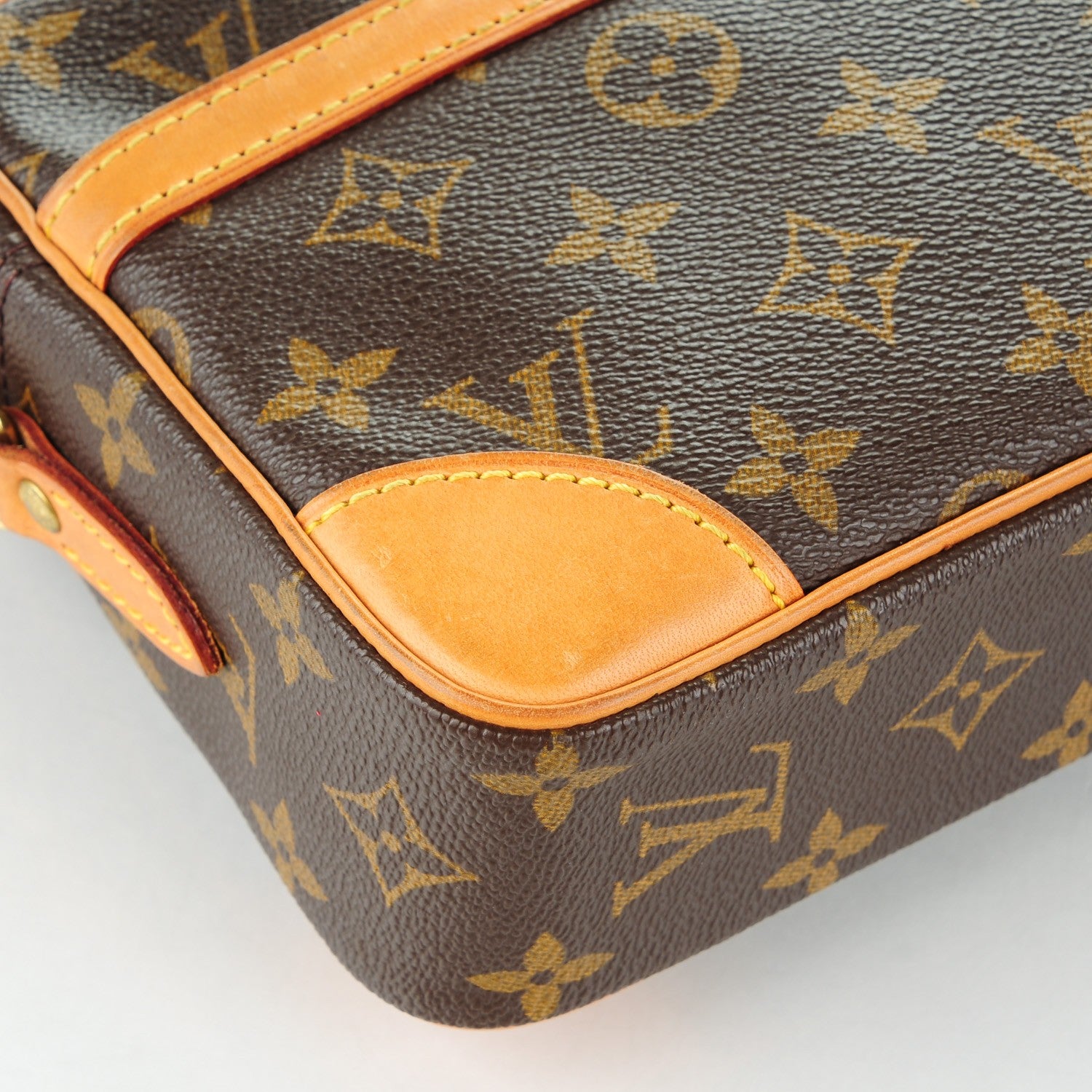 Louis Vuitton Monogram Trocadero 24 8 of 11