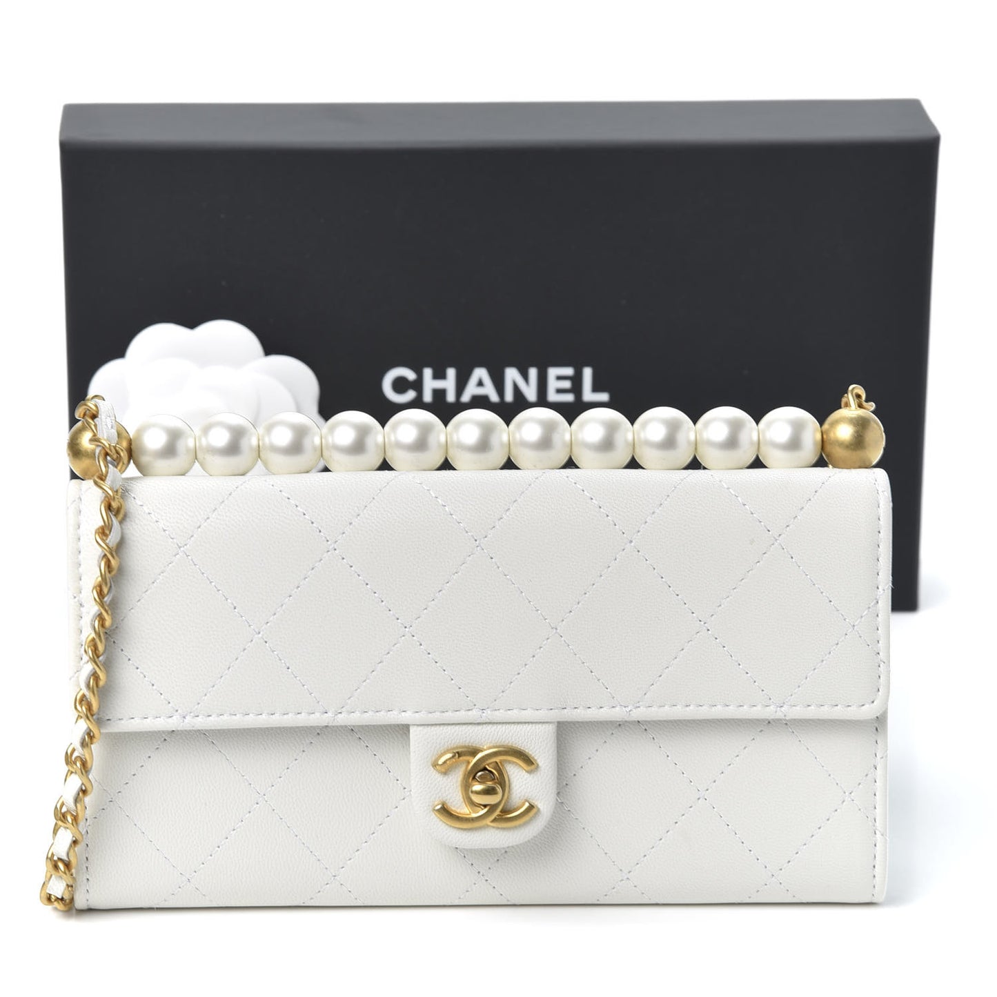 Lambskin Quilted Chic Pearls Clutch With Chain White