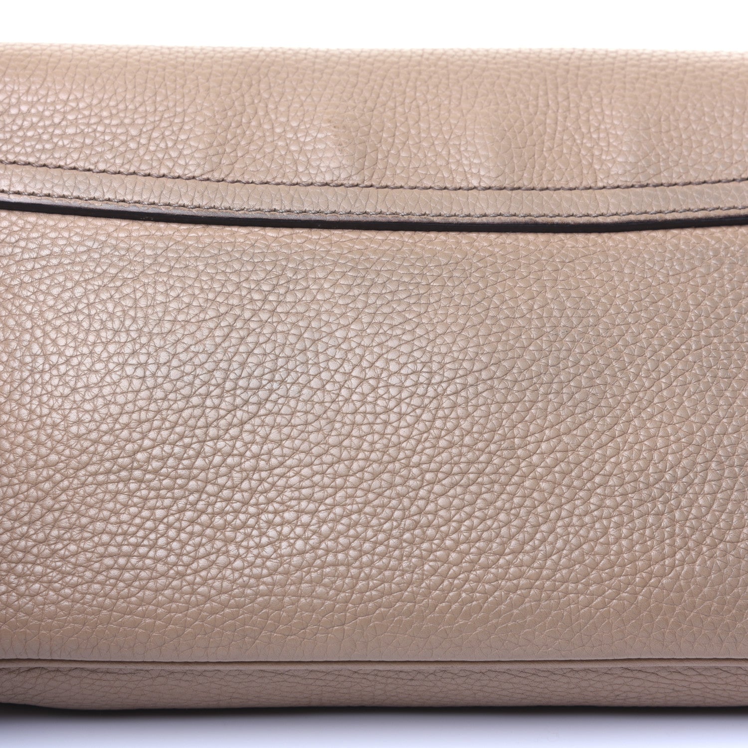 Gucci Pebbled Calfskin Medium Soho Flap Crossbody Camelia 20 of 23