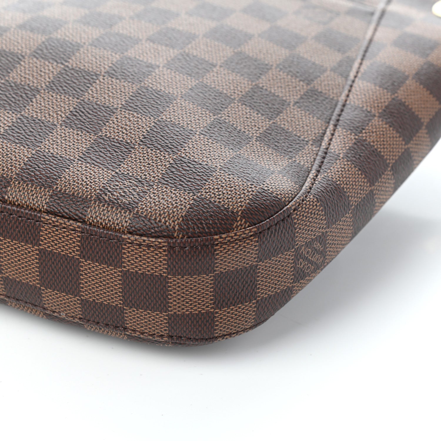 Louis Vuitton Damier Ebene South Bank Besace 9 of 9