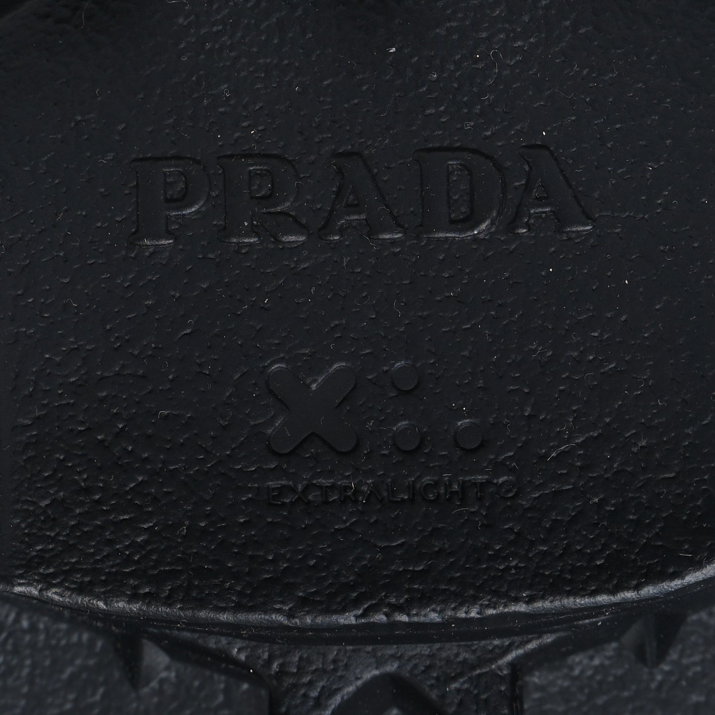 Spazzolato Rois Nylon Metal Triangle Logo Monolith Pouch Pocket 55mm Boots 38.5 Black