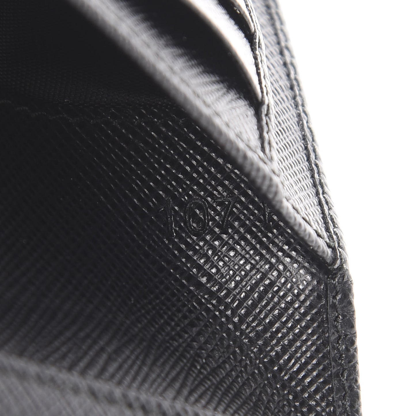 Saffiano Compact Metal Bar Flap Wallet Black