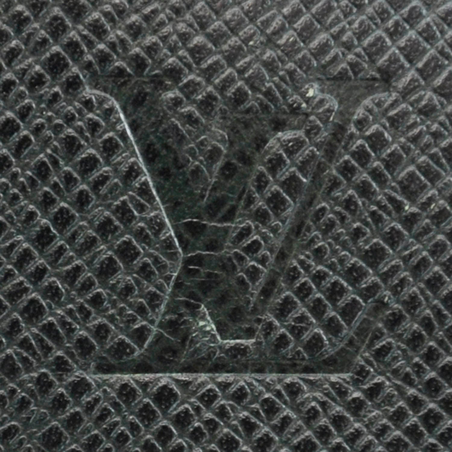 Louis Vuitton Taiga Toiletry Pouch GM Green 6 of 10