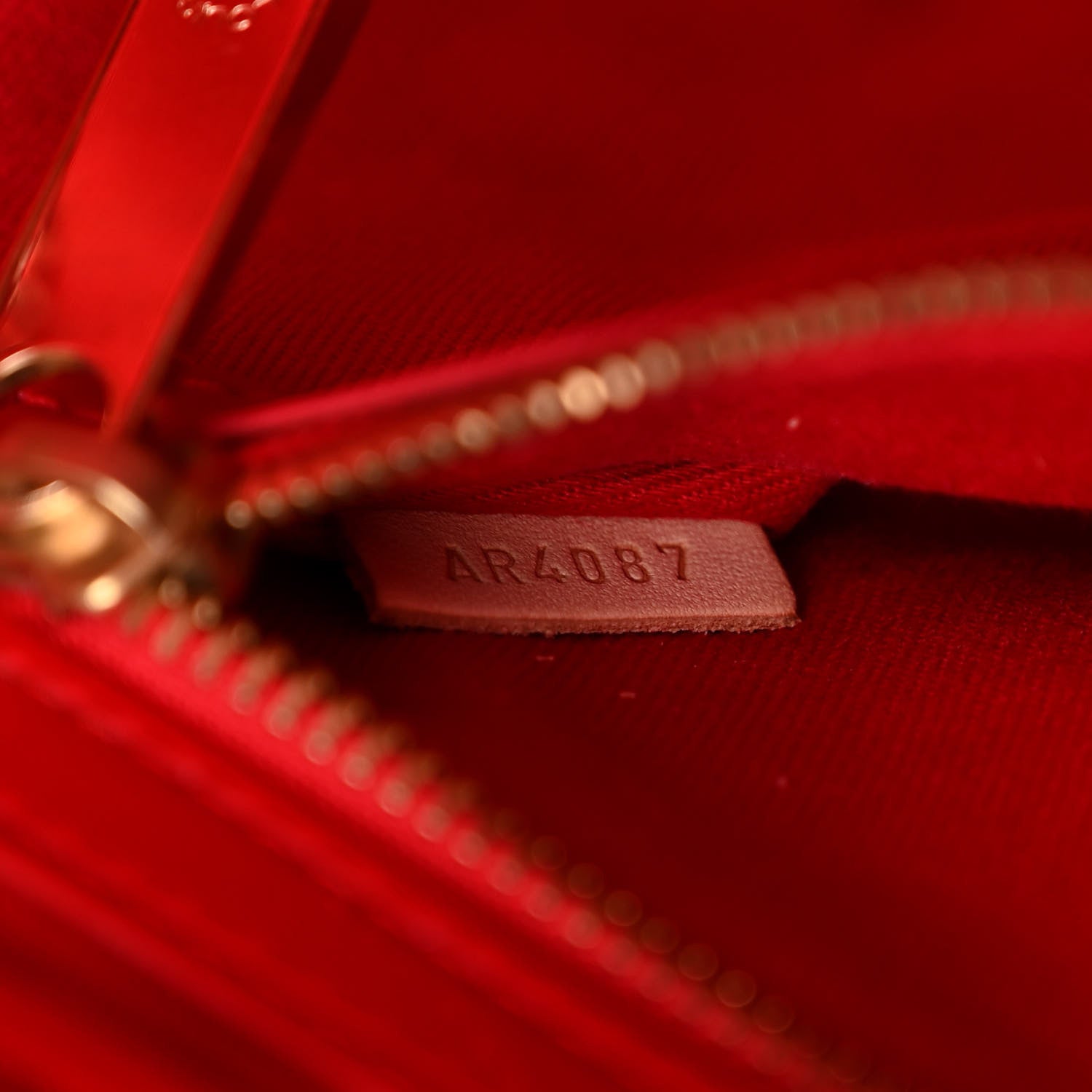 Louis Vuitton Monogram Neo Bucket Rubis 6 of 11