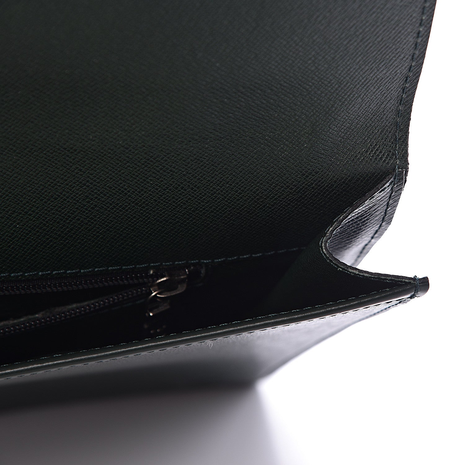 Louis Vuitton Taiga Pochette Volga Portfolio Epicea 10 of 12