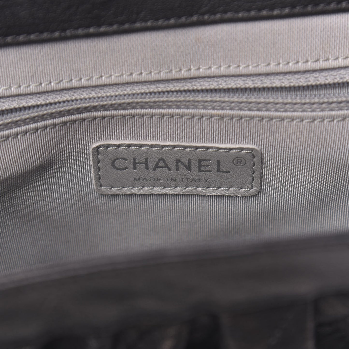 Washed Lambskin Quilted Medium Chain Around Messenger Black