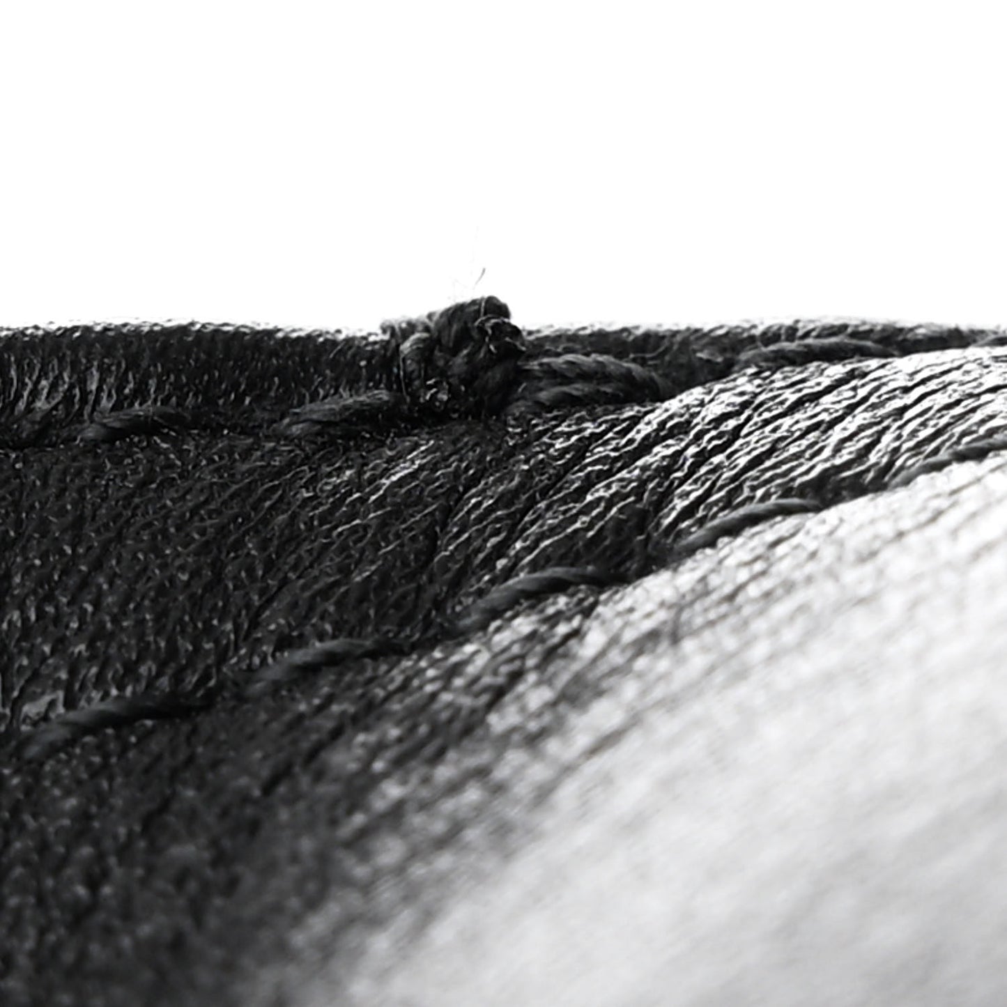 Silky Calfskin Large Hop Black