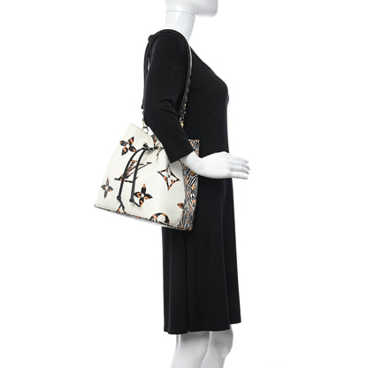 Louis Vuitton Monogram Giant Jungle NéoNoé Ivory 2 of 13