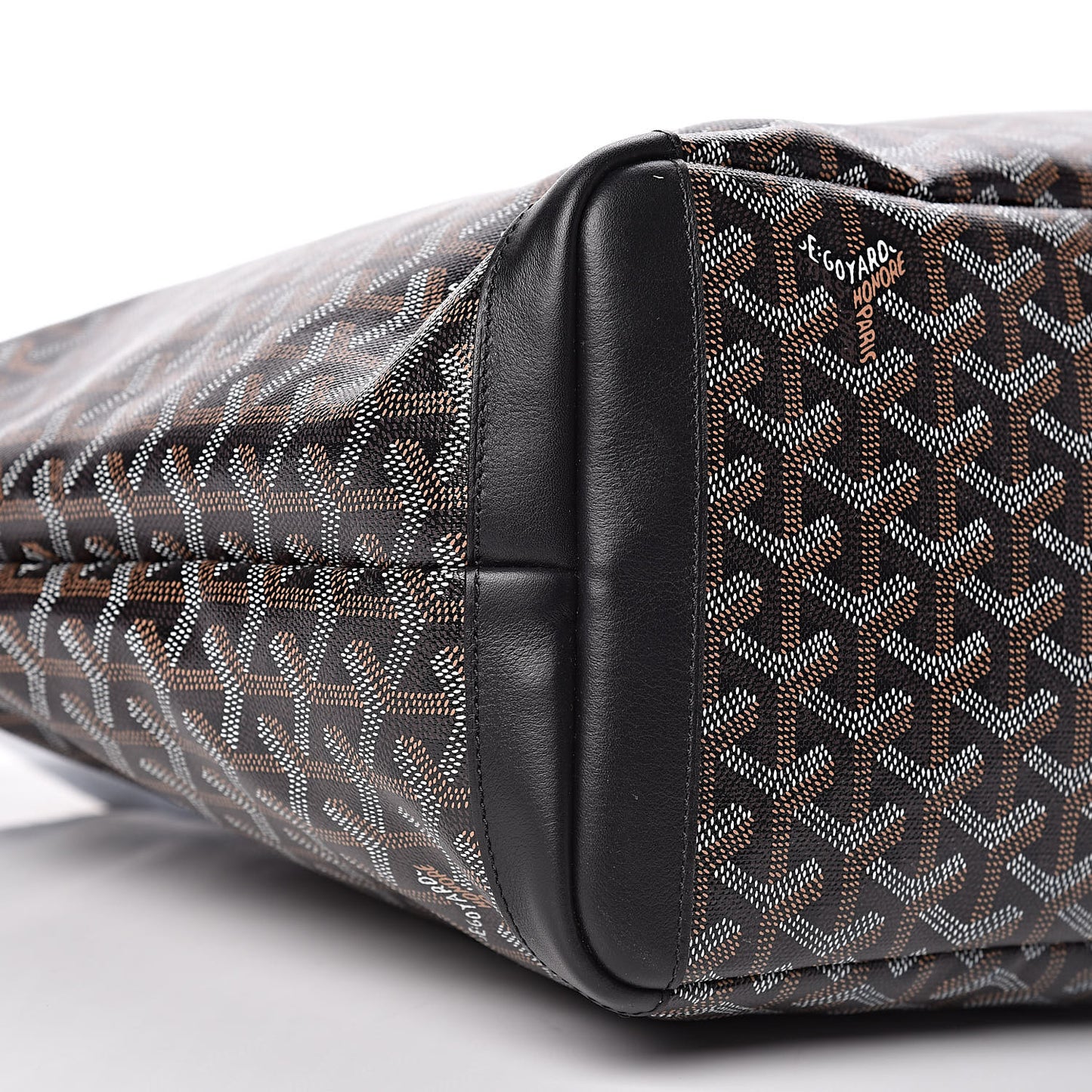 Goyardine Artois MM Black